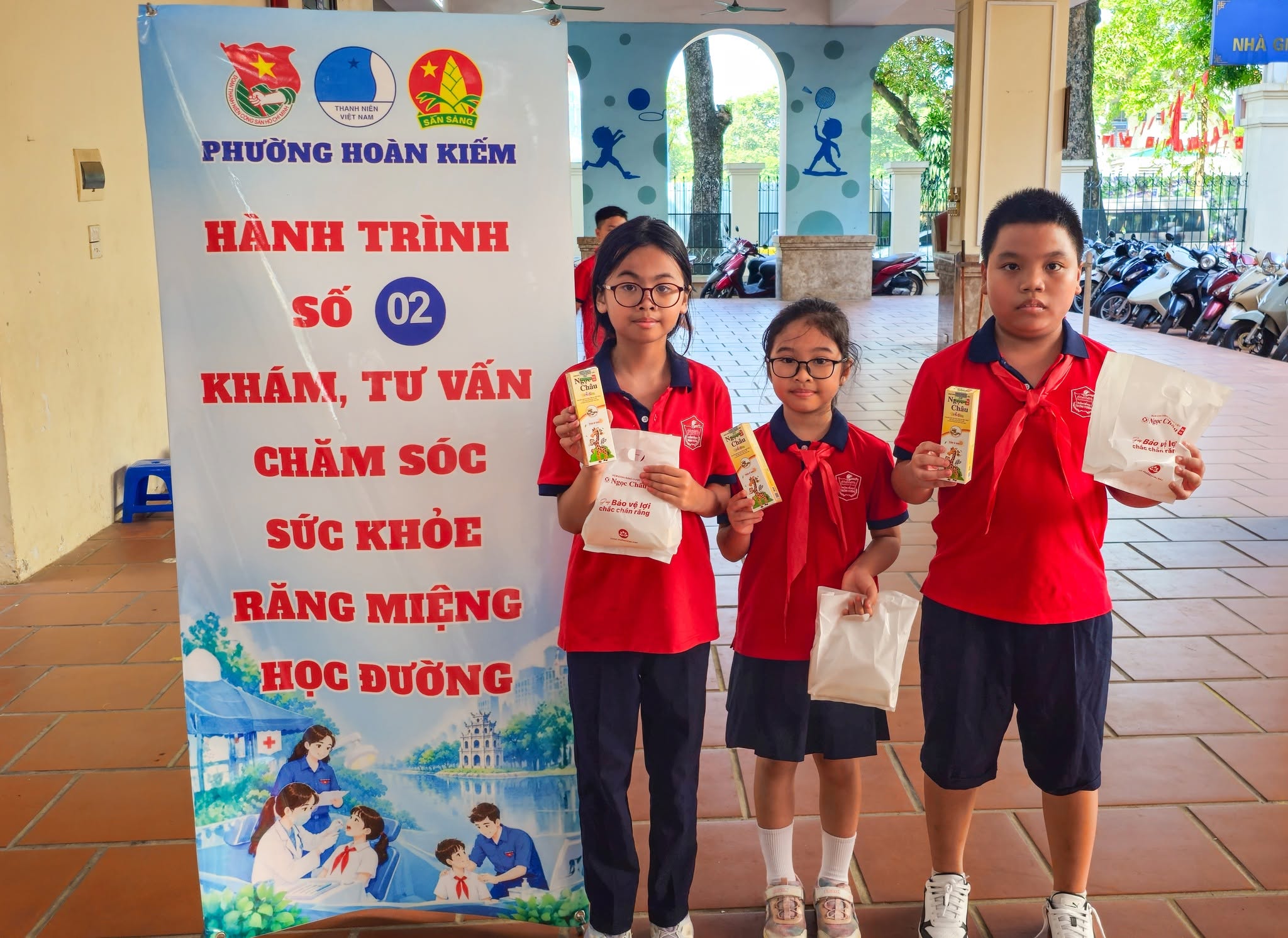 Toàn cảnh buổi khám